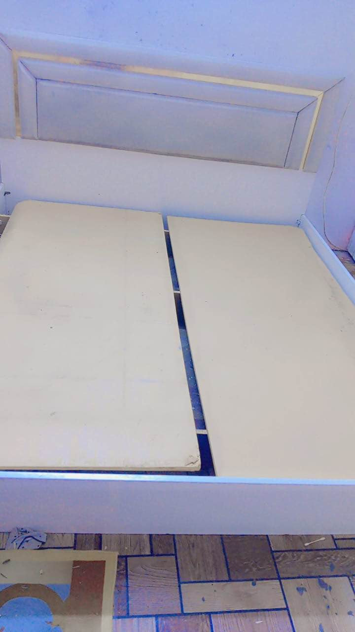 جربايه مع ميزين مالتها  ب 150 مكاني بغداد. م.الصدر *********** بغداد, العراق
