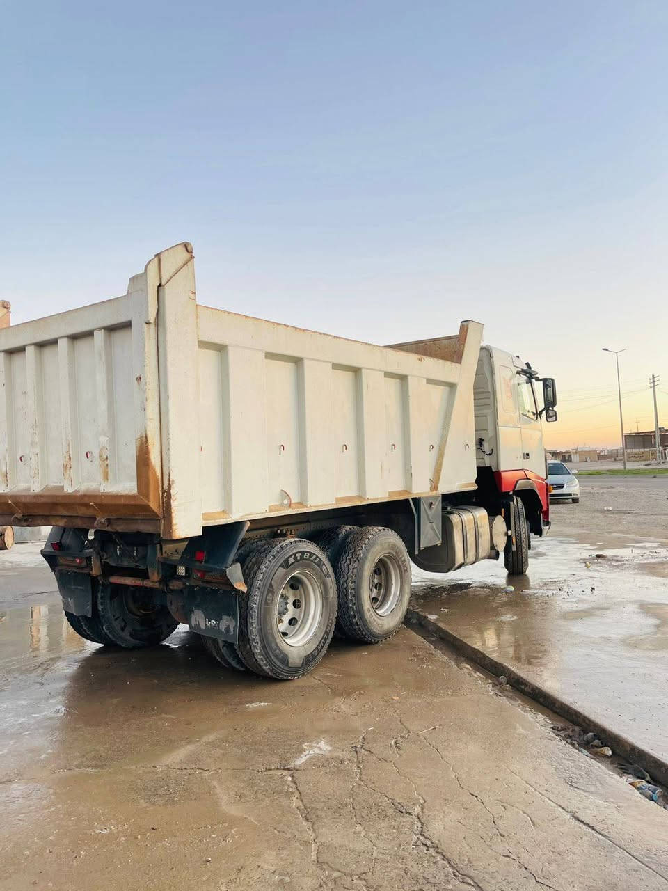 سلام عليكم 
للبيع فالفو 2005 شيطاني مجموعه شفت دائريه 
ذرعتها 15 متر ونص
 كلها بالشرط گير 3*3 شرط التحويل
  سنويه نافذه 
طخم تاير جديد 
السعر المطلوب  325 ورقه وبيها مجال 
مكان السياره صلاح الدين بيجي 

‏‪***********‬‏
