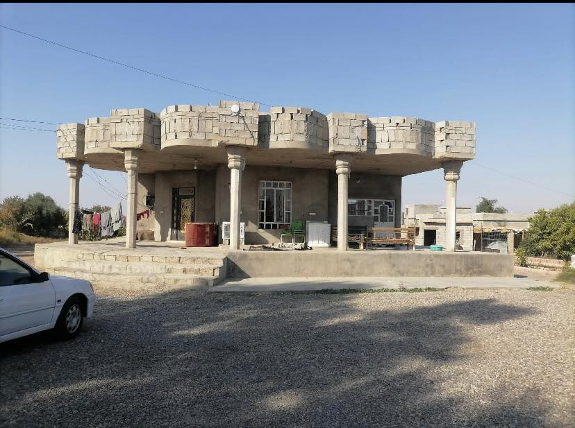 السلام عليكم
يوجد بيت للبيع 🏠
في قضاء العلم الربيضة ع الشارع الرئيسي 
البيت بناء جديد بس الواجه مامشتغلها
زراعي مساحه البناء ٢٥٠ المساحه الكليه دونم 
السعر بلاش ٥٠ وبي مجال 
اتصل وتدلل *********** 📱
مكتب تكريت للعقار العلم الشارع الرئيسي مجاور مكتبه فاروق 📍
