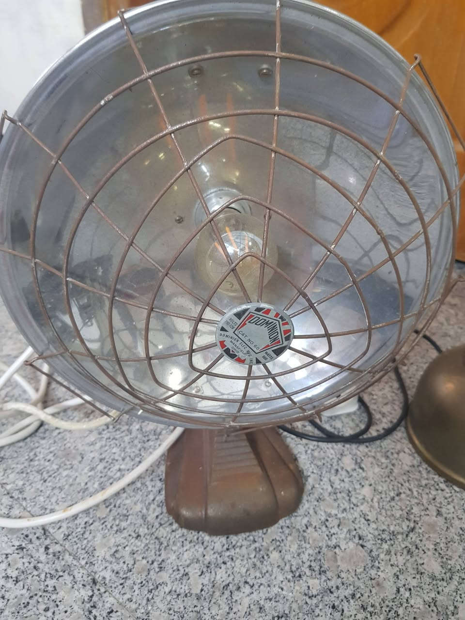 للبيع مجموعه شلع فوانيس يشتغل على نفط وكهرباء. مع لوكس و بلوجكتر سعر مجموعه 250. مكان بغداد. ***********
