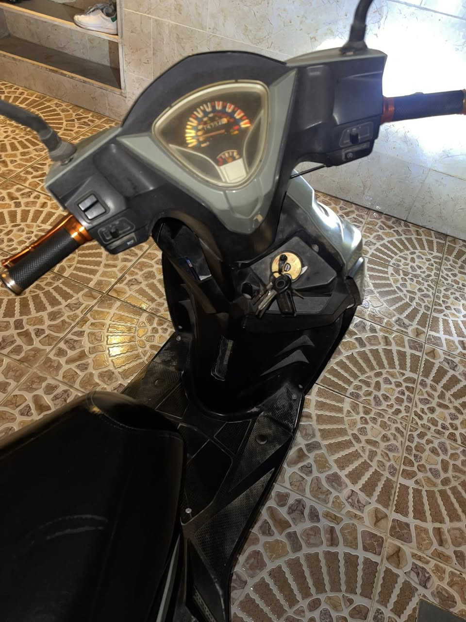 السلام عليكم 
ماطور #للبيع  Ghost موديل 2024 جديد و مكفول من اي عطل و مكينة جديدة ما مفتوحة و تايرات جديدة و شغال 100‎%‎ 
مكاني فرمان بران للتواصل 
***********
