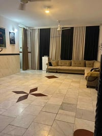 بيت في البيضاء بصف الانوار البيت ركن المساحه ٤٥٠ شارع ١١ بصفه غرفتين ن...