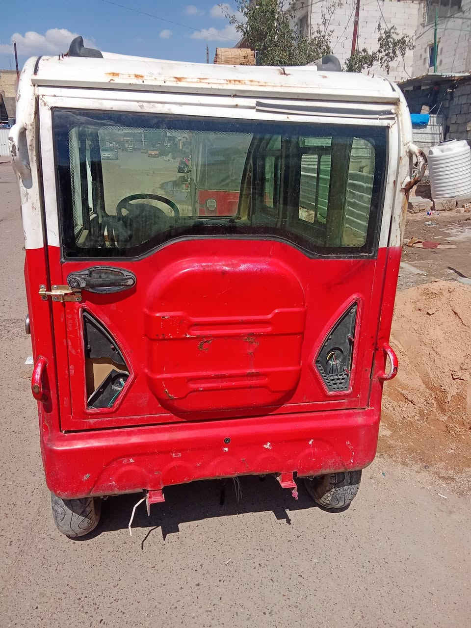 السلام عليكم سياره للبيع مكينة ستوته أربع بوب (سعر مليون وبيه مجال) بيها اوراق مكان المحمودية حي العسكري *********** 
***********
