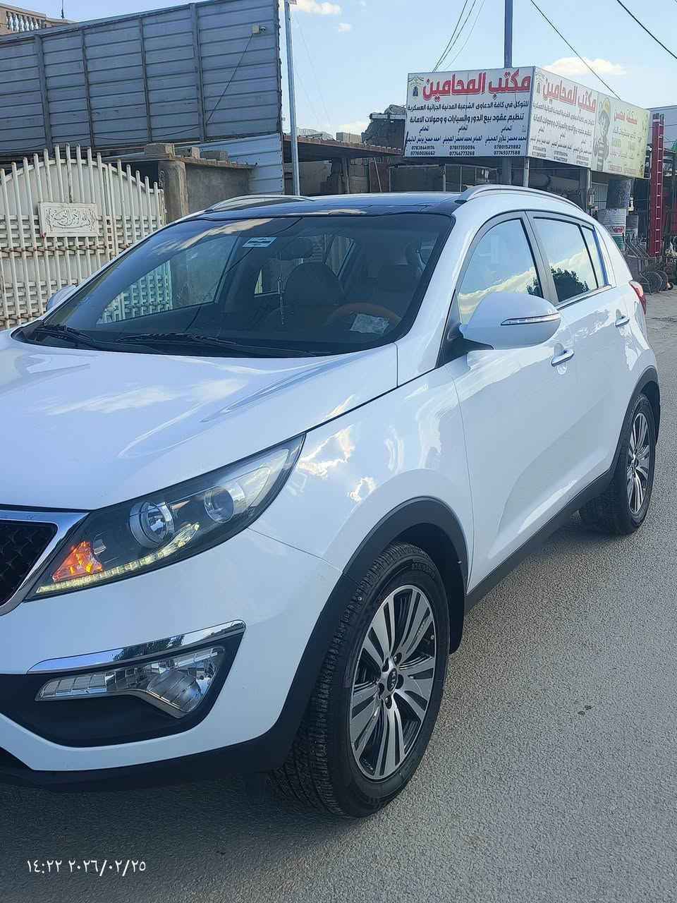 سلام عليكم 
سبورتج  2016 رقم بغداد 
فوول مواصفات واحد ع واحد 
ماشيه 175 الف شرط الفحص 
بيه باب رش بدون معجون وباقي كفاله عامه 
💥بنراما 
💥كشافات جانبيه 
💥سبير مانازل 
💥تخم تاير جديد 
💥كامره خلفيه 
💥شاشه كبيره 
للاستفسار / ***********
                ***********
