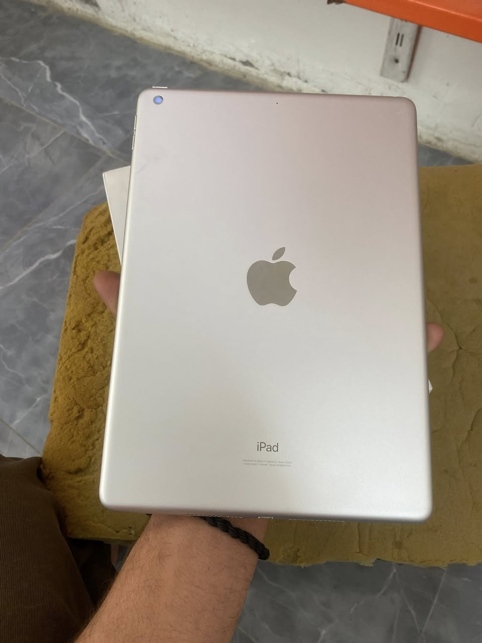 سلام وعليكم ايباد تسعه ذاكره 64ممستخدم اكثر من شهر سعره350 وبي مجال حك جيه ***********
