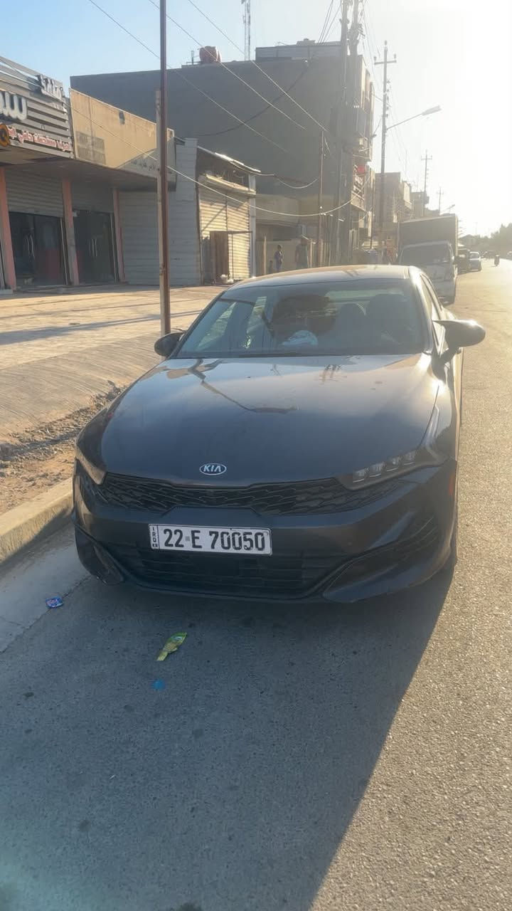 K5
موديل 2021 
صور الحادث 
و السونر بالمنشور 
***********
مكان السيارة بغداد الشعب 
السعر ب١٣٧ بي مجال
