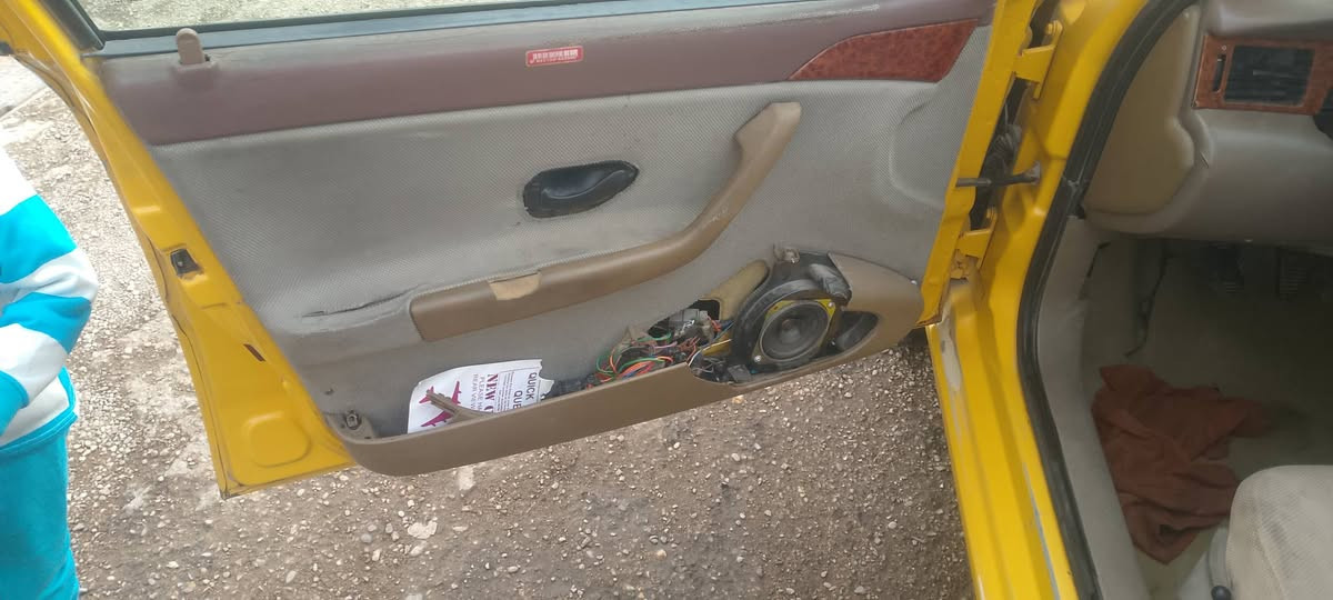 سمند كرستال رقم دولي
بس الدوسات معمره 35وترهم مراوس


**إذا كنت صاحب هذا الإعلان وتريد حذفه لأي سبب، رجاءا أرسل رسالة إلى الدعم الفني**