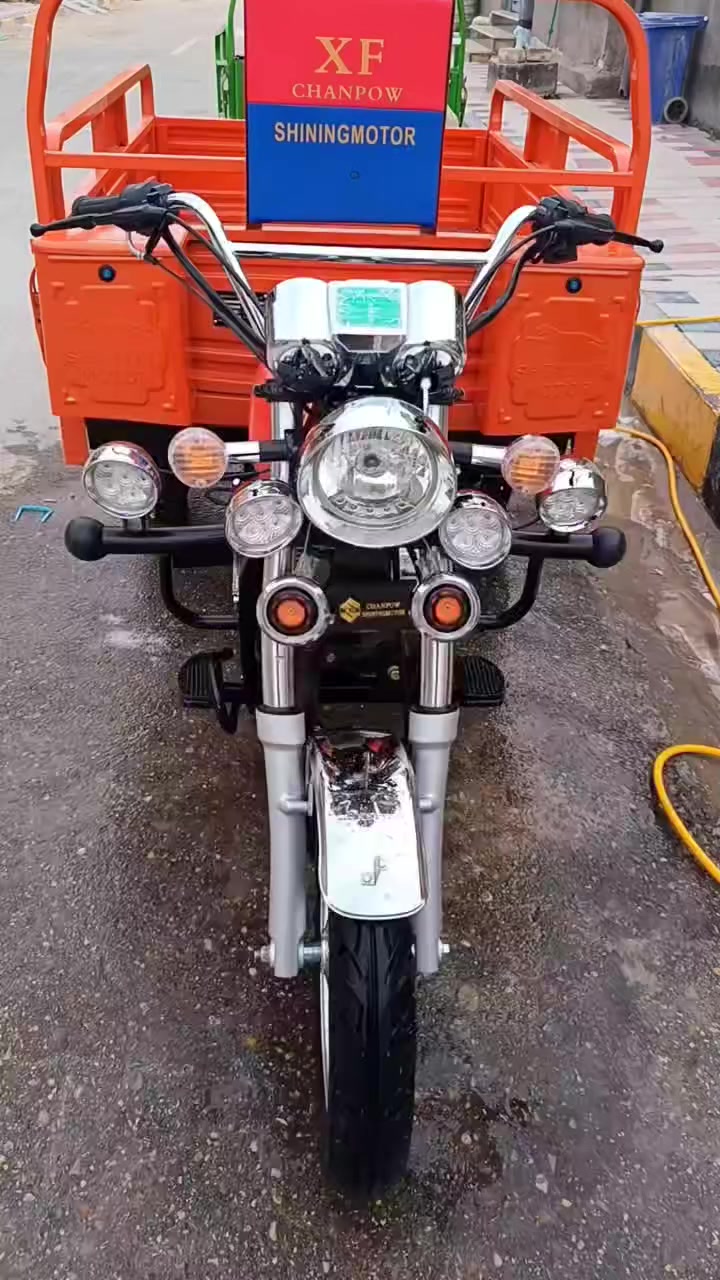 سلام عليكم ستوته للبيع زيرو كفاله عامه أوراق اصولي موديل ٢٣ طالعه ب 26 برغي مامفتوح بيه كهربائيات كله شغاله مكان ناصريه سوك الشيوخ والشراي خاص او مراسله واتساب *********** او اتصال ***********
