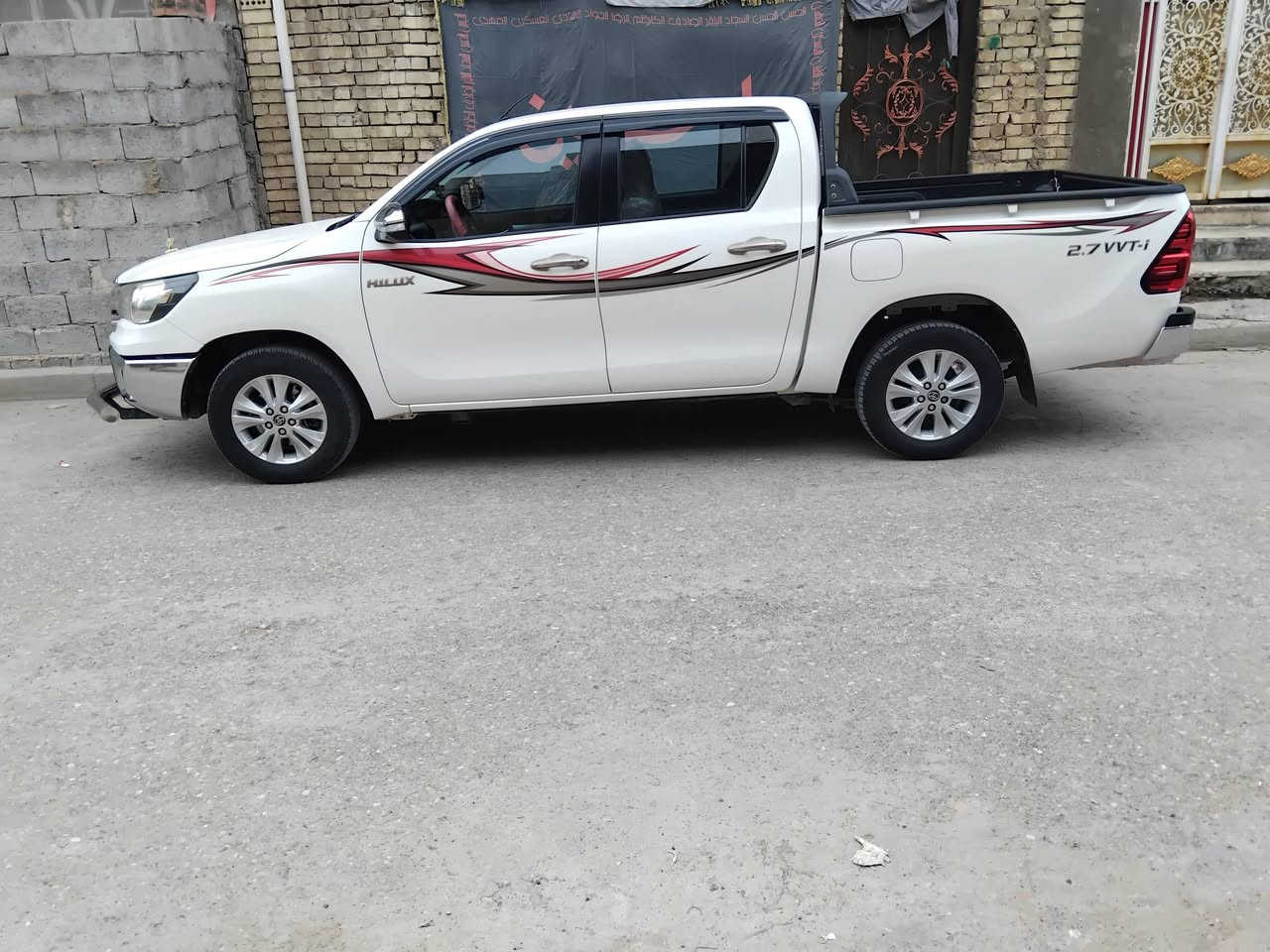 سلام عليكم للبيع بيكم هايلوكس مديل ١٦ كويتي ناصي بسمي رقم بغداد انكليزي بيه بارد بل بجهت اليمنه ماشيه ٢٣٠ محرك عل شركه سياره كلش حلوه احله من الصور السعر ٢٢٥ عنوان بغداد الزعفرانيه ***********
