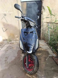 للبيع ادرس صيني دراجه نضيفه كلش مكينه ناعمه  وياله حمر كهربائيات كله ش...