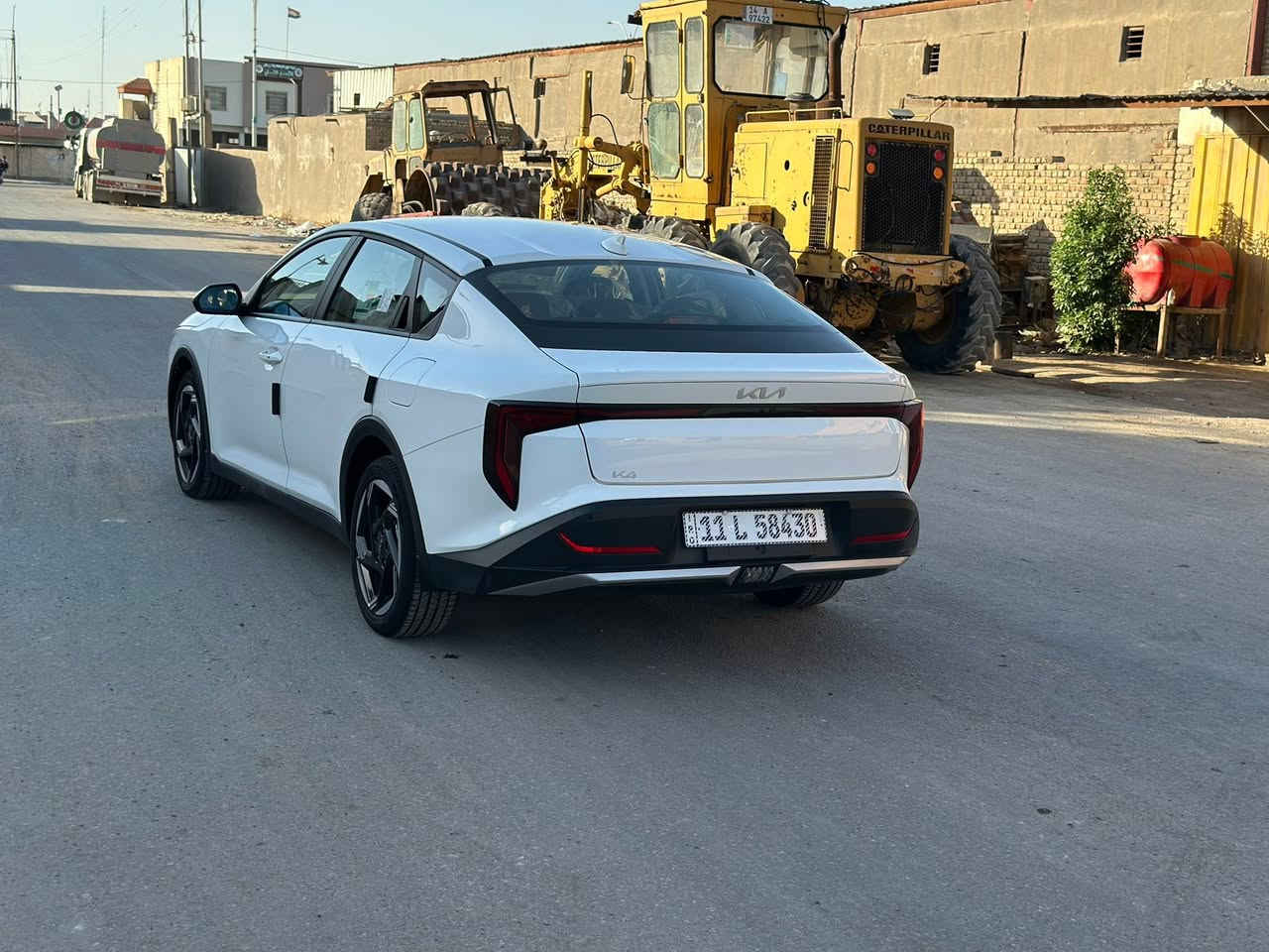 سيراتو k4 2025 خليجي ضمان الشركة الدولية ماشيه 17 الف كفاله عامه رقم بغداد فول مواصفات مكان السياره سماوه المركز ***********
