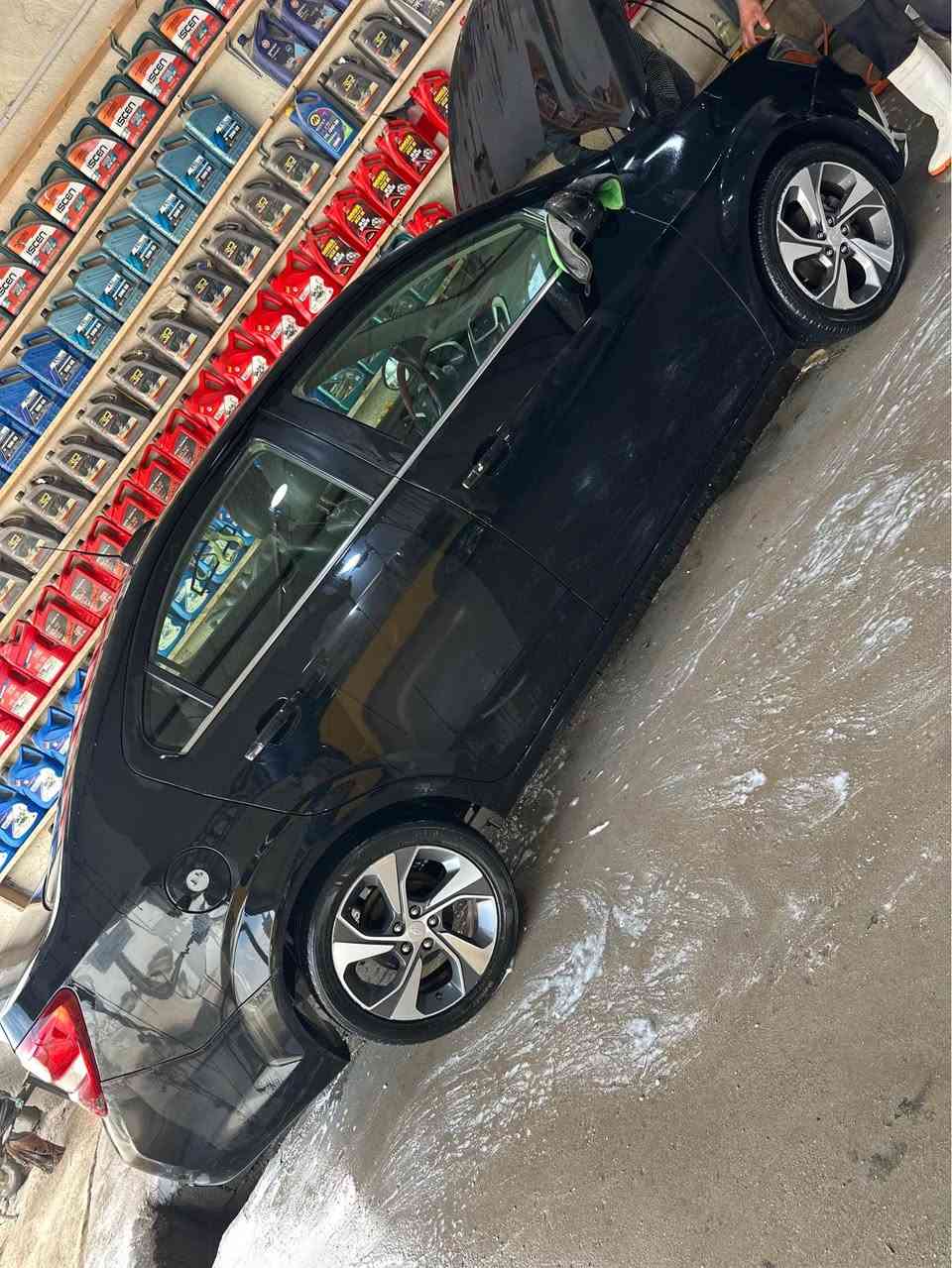 عدنا اليوم سيارة جوة الشدة وهاي التفاصيل .. 
1- موديل 19 
2 رقم بصرة تحويل بشرط .
3- كير تمام المكينة بيها صوت فقط لاتنقص ولا شيء . 
4- السيارة وارد امريكي فقط بنيد صبغ شرط بدون دواخل  والباقي كفالة من الضربة والصبغ .
5- اعلى فئة فول مواصفات ( برايمر ) . 
6- مكانها الزبير .
7- السعر ( 92 ) ورقة ومجال جداً بسيط . 
8- للأستفسار ( ***********) .. الزبير, البصرة
