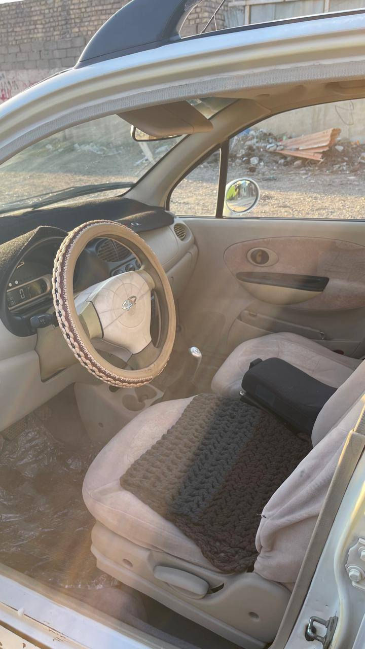 السلام عليكم كيو كيو موديل 2012 نضيفه جدا ضرره بس الباب السائق ومبدل اصلي رقم بغداد تحويل مباشر للبيع السعر 30
المكان بغداد الطالبيه 
للاستفسار ***********
