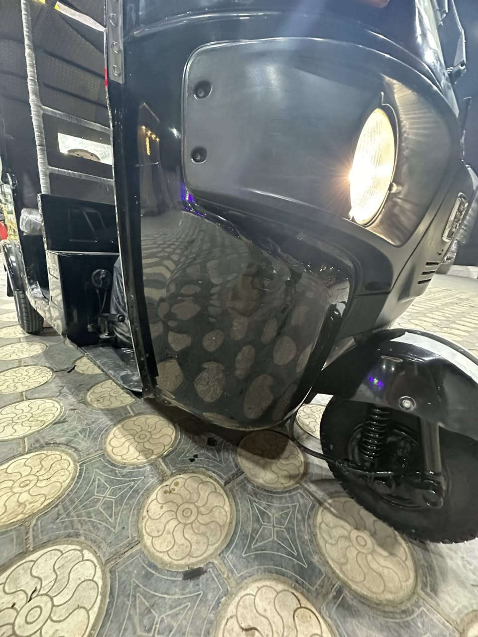 م عليكم تكتك للبيع 2020 كفاله عامه مابيه قطره صبخ ولا بارد لا معمره دوس تكتك خير من الله كيلو متر بعده مربوط ول هندر ما مملوص بيه شخوط 
سعر خاص ✅
مكاني 📍بغداد جديده 
هاتف 📞.  ***********
