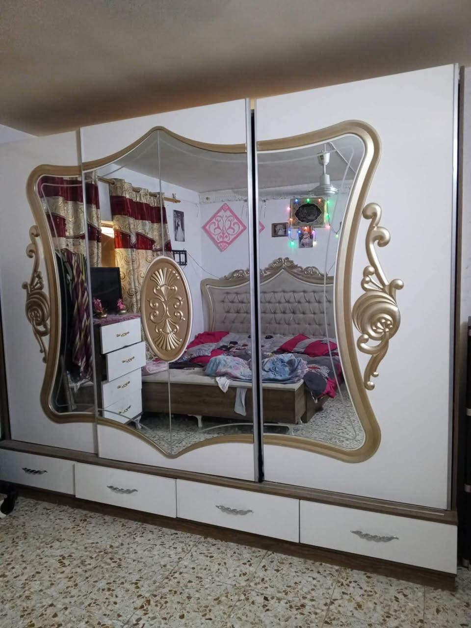 غرفه تركيه ٨ قطع نضيفه سعر ٦٠٠ العنوان بابل  ***********
