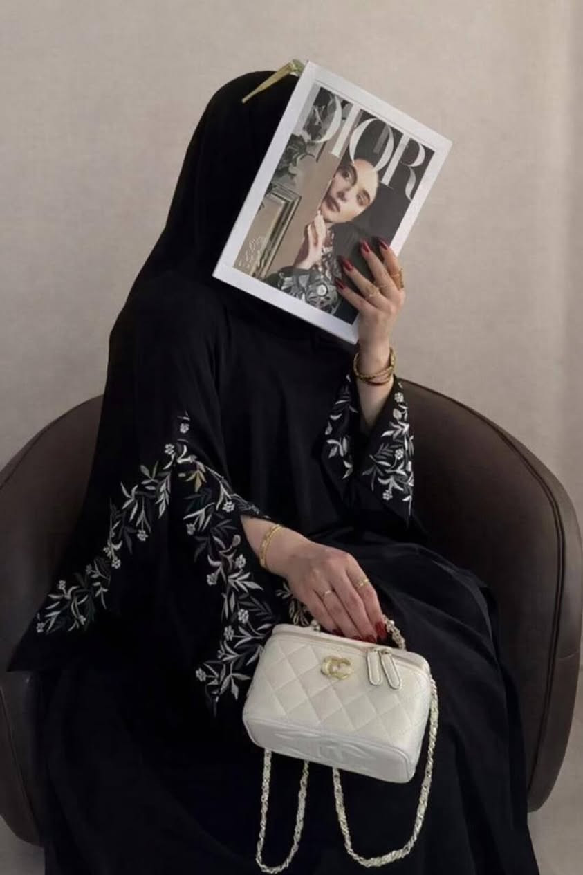 عباي ستاتي مع الشال
 بخامه الحبر الخليجي التقيل..
.كم رغلان عريض....
للاستفسار ارسال رساله مسنجر 
.السعر 13 دينار  فقط 🔥🔥🔥🔥


**إذا كنت صاحب هذا الإعلان وتريد حذفه لأي سبب، رجاءا أرسل رسالة إلى الدعم الفني**