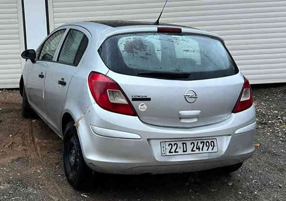 ئۆپڵ کۆرسا 2014 
٢٢٠ هەزار رۆیشتوە 
٤تایەی تازەی لەسەرە بێ کێشەیە 
سەنەوی یەک مانگی ماوە باناو خۆمانەویە هیچ خرامەکی لەسەر نیە 
گێڕو مەکینەی بە شەرتە بێ کێشەیە 

سعر لە کۆمێنت داوابکە ڕاستەخۆ بۆت دیت 📩 

٢پارچە سبوخی هەیە پێشو پشت کەپس ساردە کوتیشی هەیە 

ژمارەی خاوەنی 
***********
***********
