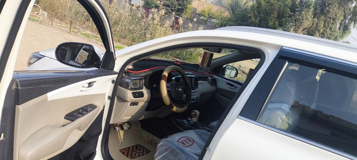 للبيع سورنتو خليجيه رقم بابل موديل ٢٠٢٠فول مواصفات مكينه ٦سبعه راكب اشاير بلمري مري شفط بصمه كشنات كهرباء جنطه كهرباء مري شفط وبعد بيها مواصفات بيها باب مفتوح وبيها باردات بسيطه السياره كلش حلوه ماشيه ١٢٦مكينه وكير جدد علفحص تبريد ثلج مكانها حله قريت عوفي قرب العلويه شريفه السعر٢٣٢اتصل***********وشكر
