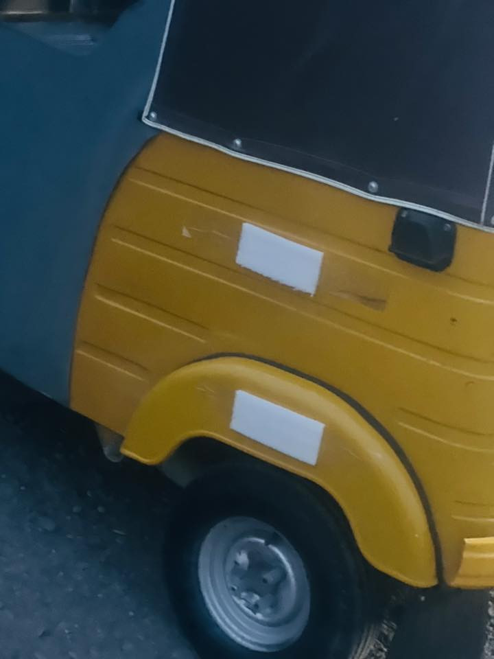 سلام عليكم تكتك للبيع 19شهر 9 رقم وسنويه كبل عله باب الله ربع دينار ما ذب عليه سعره 6250 مكان بغداد مدينت صدر رقم لهاتف ***********
