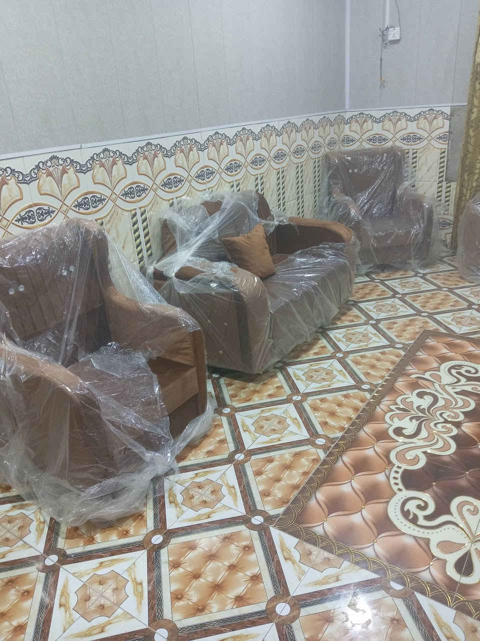 سلام عليكم تخم قنفات للبيع مستعمل شي قليل
5قطع بس شراي يراسل 
***********
