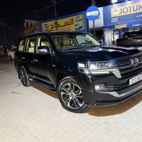 لاندكروزر 2017 Vxs اصلي شمالي  ببهة كارت جوة الباب الخلفي مال في اكس م...