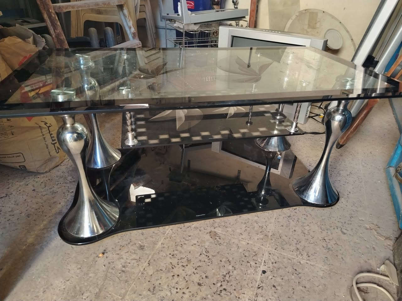 سلام عليكم شباب متوفر للبيع ميز تلفزيون كلش جديد قيم بلي يرضى الله وبالعافية عل ياخذة بغداد حي العدل للاستفسار ***********
