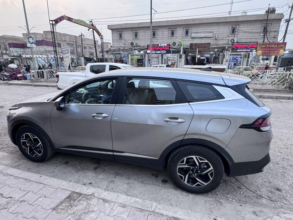 السلام عليكم كيا سبورتج2023  نص فول السعر170 وبيهه مجال 
للمعلومه السياره جديده جدا مكان سياره ميسان 
*********** بعده ما مرقمه
