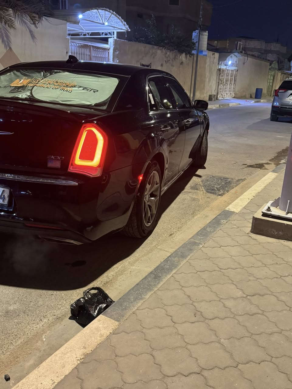 سلام عليكم كرايسلر C300
مديل 15 بيها جاملغ الايمن مبدل بس 

يعني اليرباك سليم

ويل 18 تخم تاير 

مواصفات كامرا وشاشه عرض 

كشنات جلد وتدفئه بالكشنات 

وسياره خير من الله كفاله من كل شي  

كير ومحرك كير ماوس 

رقمها دهوك دولي وبسمي 

بعد بيها هواي شغلات 

اي ستفسار ارجو الاتصال مامتواجد بالفيس 

مكان السياره البصره 

*********** 

السعر المطلوب 180
