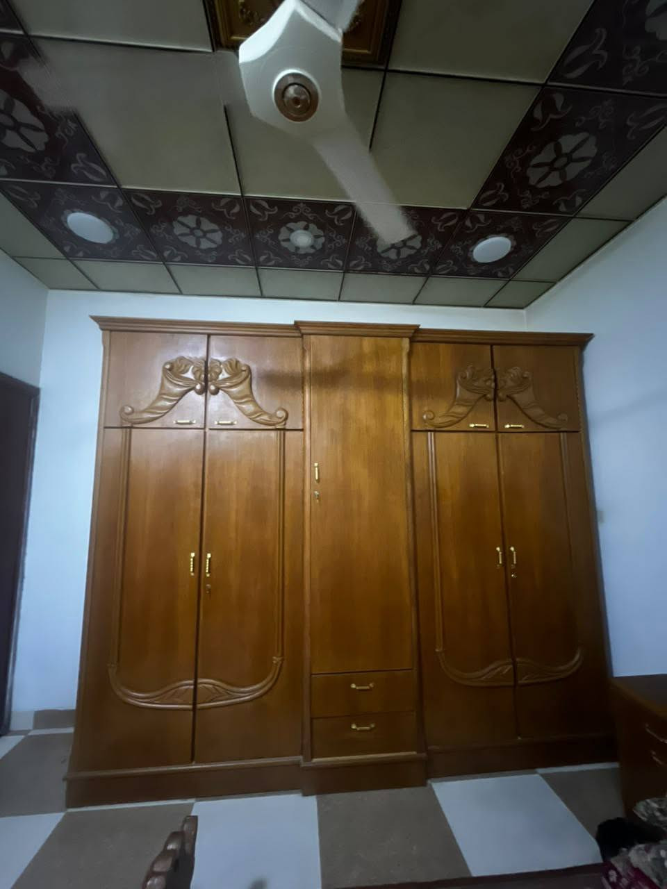 غرفه نوم صاج عراقي فصال تركي 6قطع كلش نضيف للبيع سعر 800الف عنوان سميل دهوك للتواصل واتساب ***********
