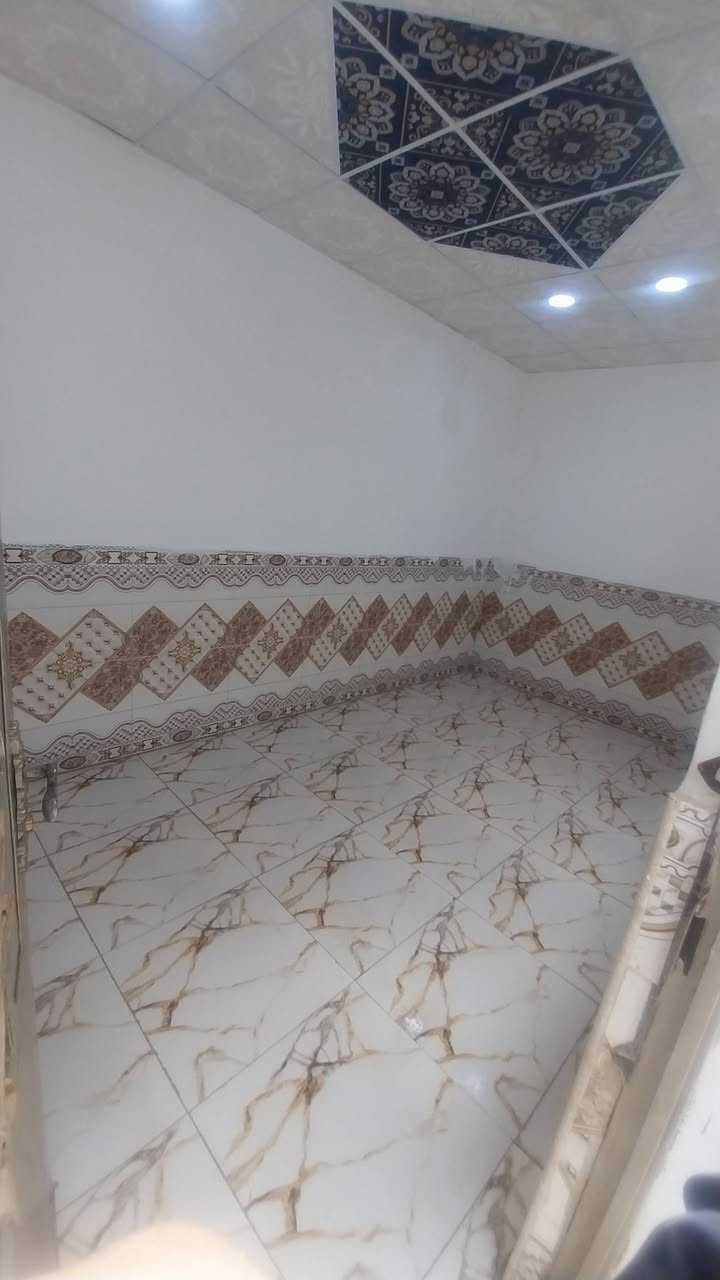 دارللبيع ١٠٠م 
مشمول بقرار التطويب زراعي 
غرفه صاله استقبال مطبخ حمامات داخل وخارج 
السعر ١٥ مليون وبي مجال  
عنوان الدار البراكية  
شارع المعمل 
شارع سيد حبيب  
مكتب بغداد للعقار ***********
