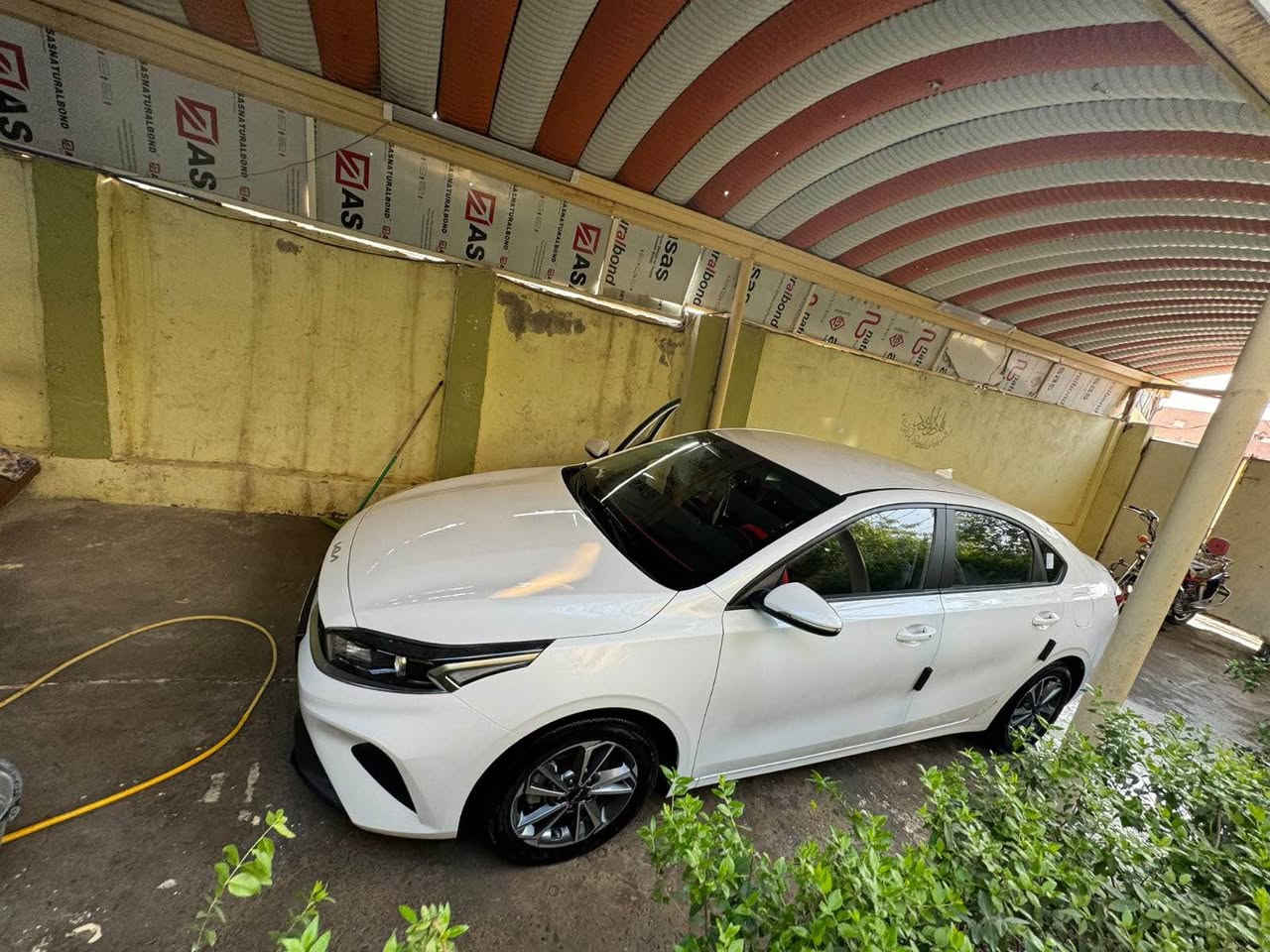 سلام عليكم 
كيا سيراتو كوري تجي K3 بانزين فقط 
موديل 2022 سياره كفاله عامه 
فول مواصفات بصمه 
كشنات حار بارد 
جلد 
تحديد مسار 
سياقه ذاتيه  
رادار 360 
مانع انصدام
شاحن واير لس 
فول مواصفات سياره 
اكو موصفات بعد ماذكرتهه 
ماشيه 114 الف 
السعر 168 $
غير متواجد على الفيس 
للاستفسار  *********** النجف, العراق
