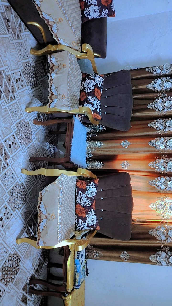 الديوان الملكي خشب عراقي فصال تركي تسع امتار مع اربع طبلات نظافه درجه اولى سعره 500 وبه مجال والغرفه 450 وبها مجال العنوان موصل حي صدام


**إذا كنت صاحب هذا الإعلان وتريد حذفه لأي سبب، رجاءا أرسل رسالة إلى الدعم الفني**