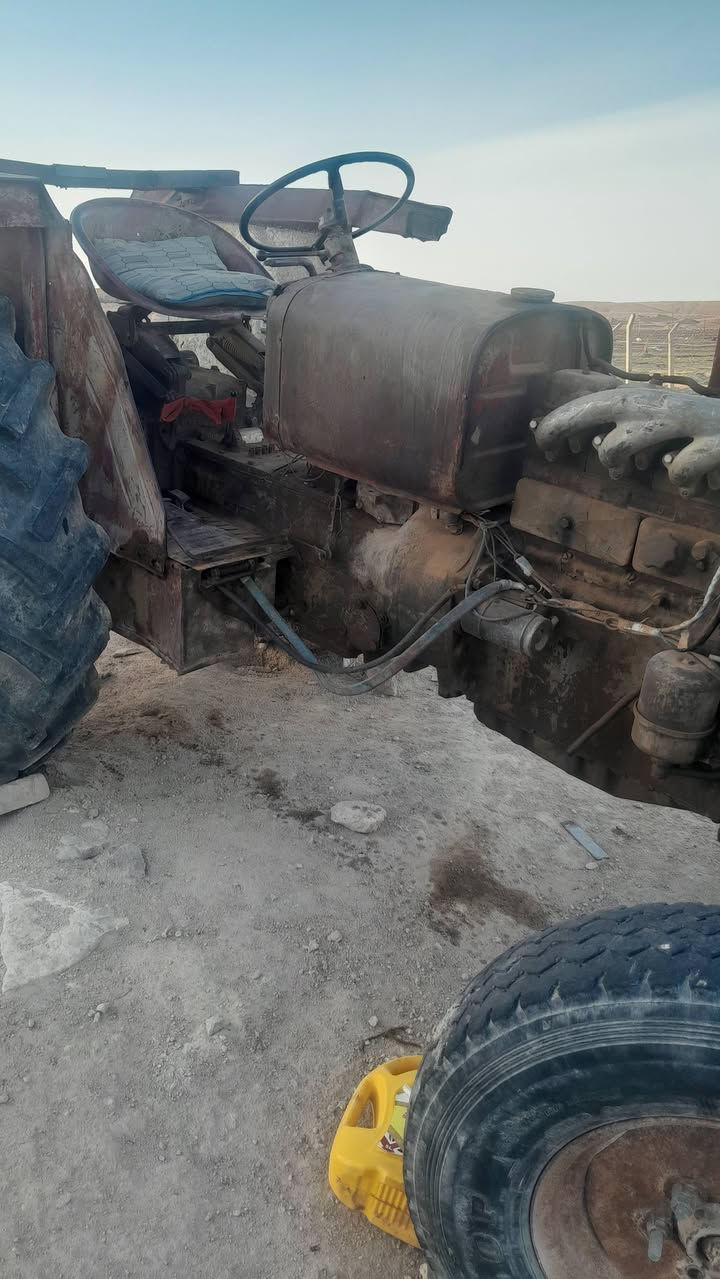 سلام عليكم من رخصت المسؤول كاروبه عنتر 71 بدون رقم نكره سلف جاهزه لشغل وياها مقطوره 15 برميلوفدان ابلادي اسكندريه السعر 3،500 ثلاثه مليون ونص الاستفسار على هذا الرقم ***********
