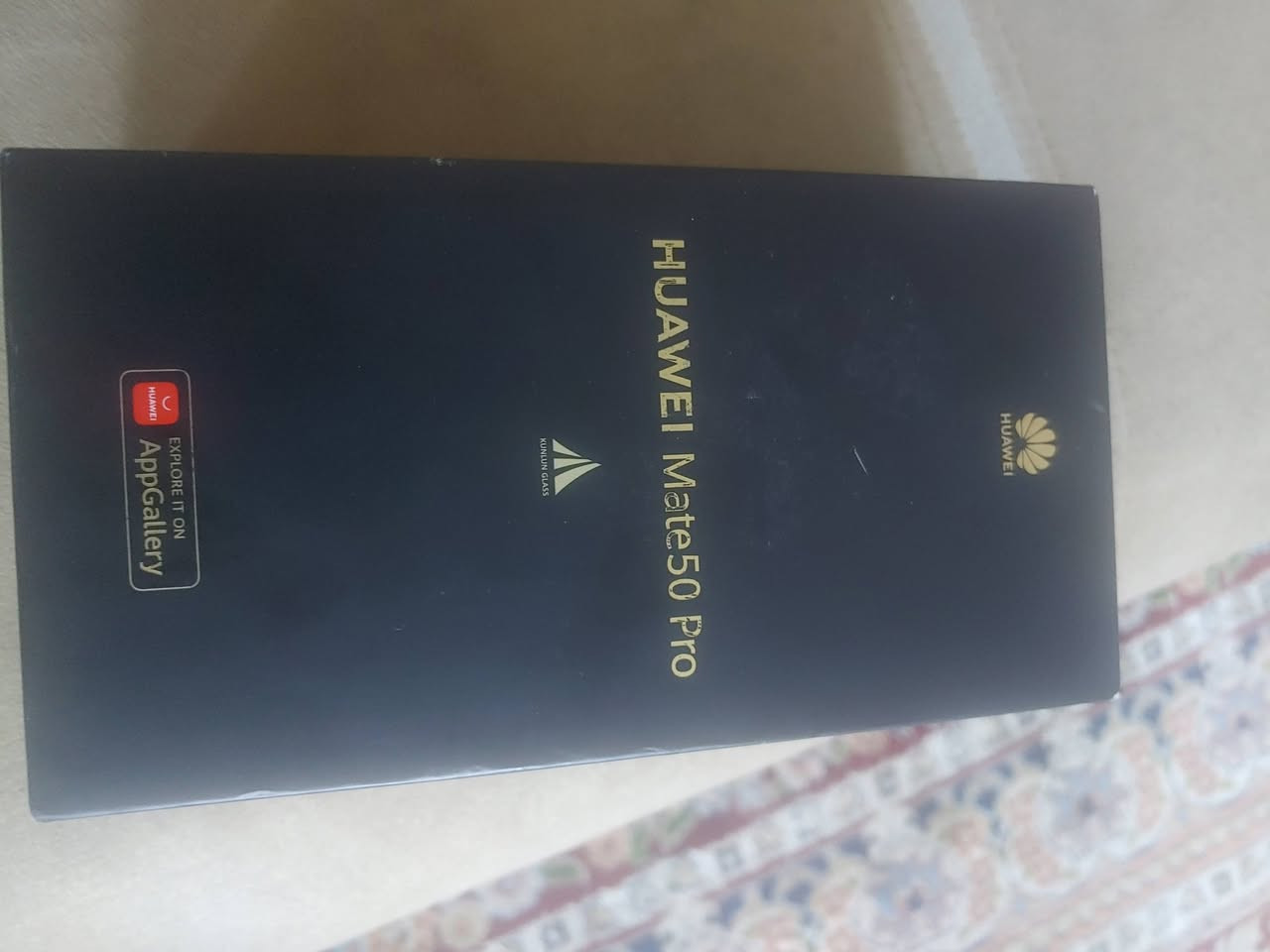 هواوي ميت 50 برو ذاكره 512 لون برتقالي نسخة الظهر الجلد نظيف جدا ملحقاته كامله والكارتونه موجوده 
السعر 450 الف قفل بدون عمله
***********
