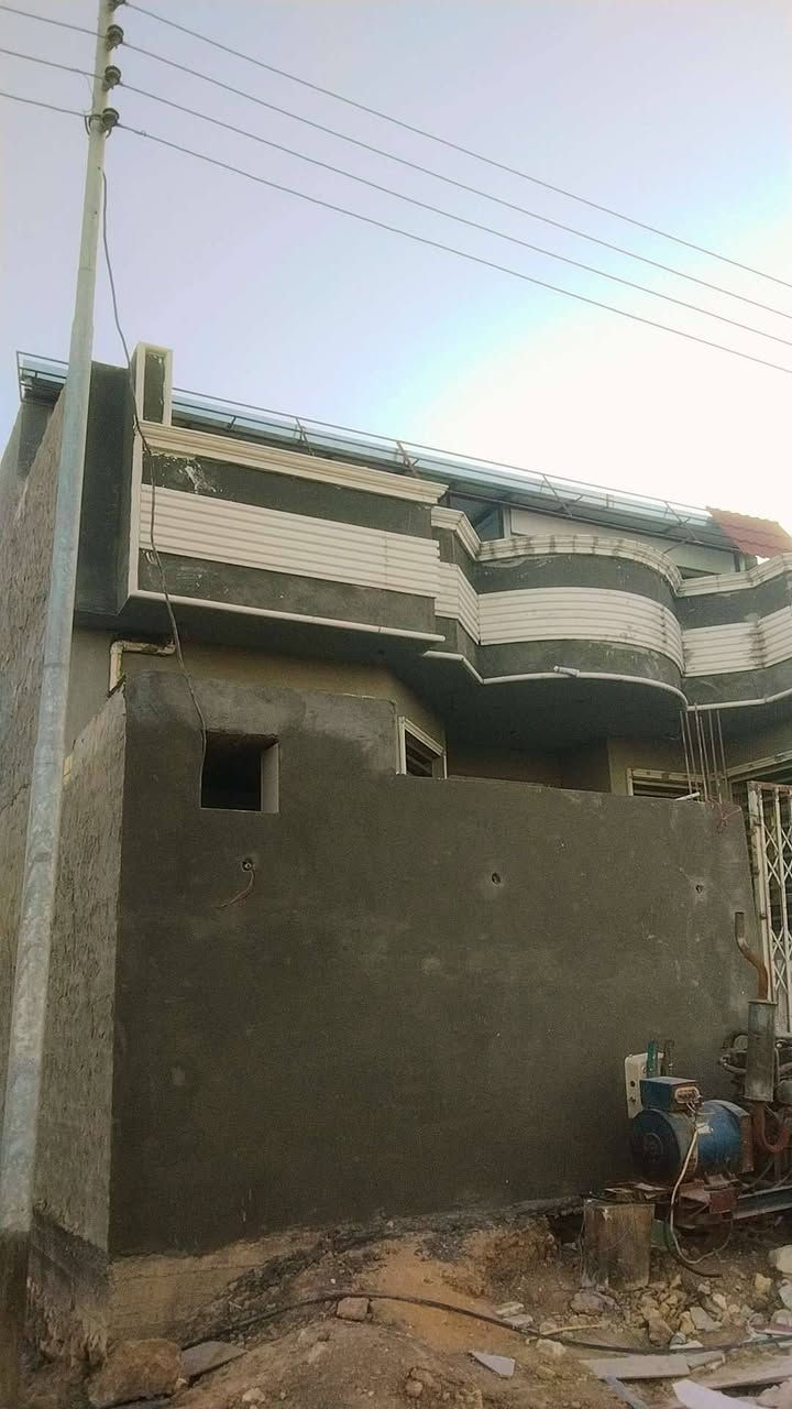 سلام عليكم انواع الصباغ الخارجي وداخلي بسعار مناسبه وشقل شوفت عينك طلس خارجي داخلي علمتر مكطوعه بليوميه عادي ماكو يشكال كادر كامل ***********
