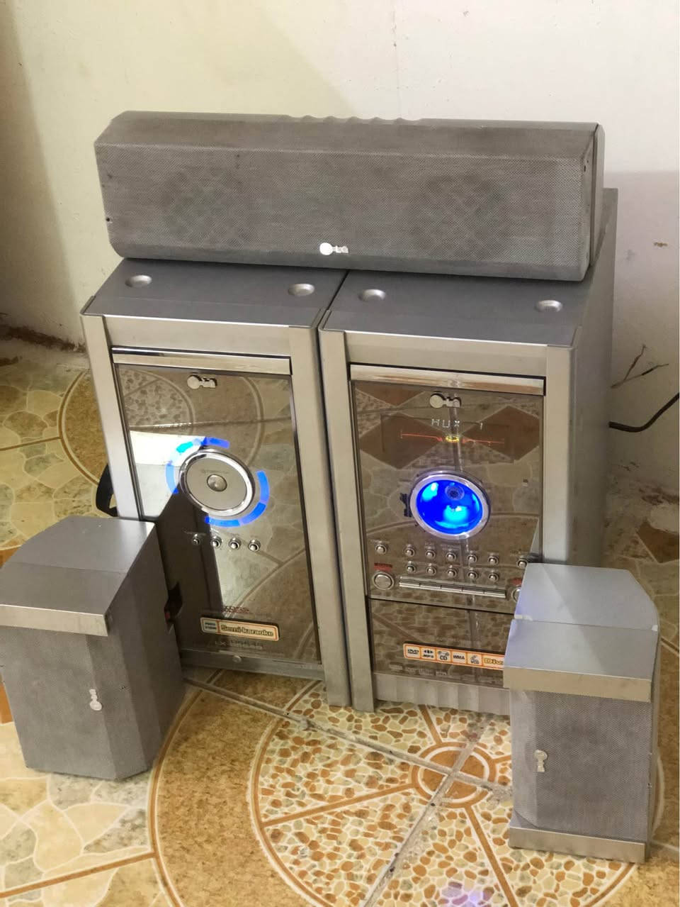 سيستم امبليفاير LG   بلوتوث و AUX و سيدي و راديو و كاسيت أربيل, العراق


**إذا كنت صاحب هذا الإعلان وتريد حذفه لأي سبب، رجاءا أرسل رسالة إلى الدعم الفني**