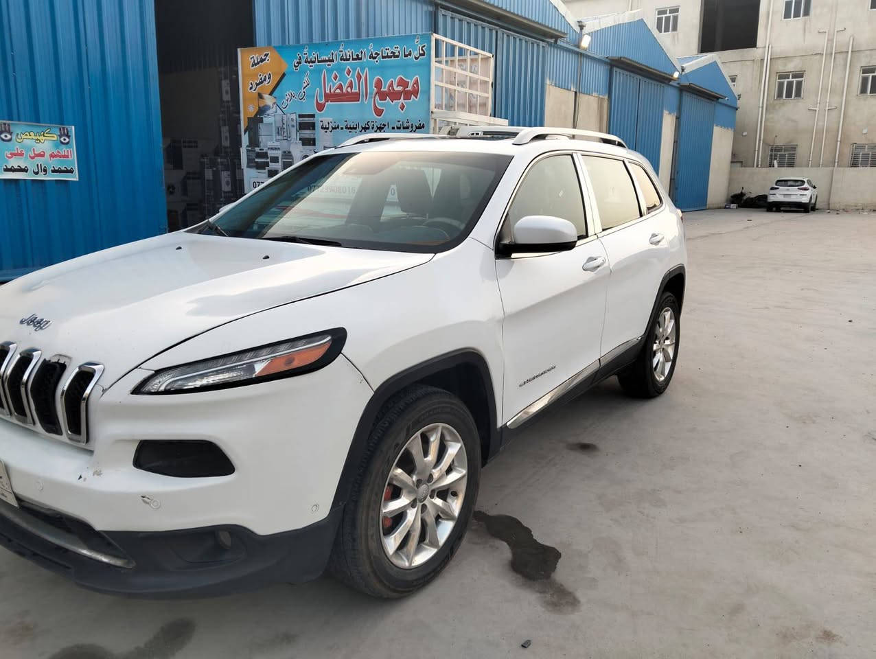 جيب بزون ٢٠١٦ 
السعر : ١١٥  ورقة
حرة رقم بغداد
محرك : ٦ استندر ٣٢٠٠
الموصفات ١/١ فول
بصمة 
جلد 
حساسات 
رادار 
فتحة 
شاشة لمس 
تحكم استيراً
صدر جديد
تخم تاير
تبريد جديد
بيها نصف البنيد مصبوغ + الجاملغ و الباب الخلفي بارد + 
ايربكات طاكة
مكان السيارة/ ميسان - العمارة
رقم  الموبايل/***********

