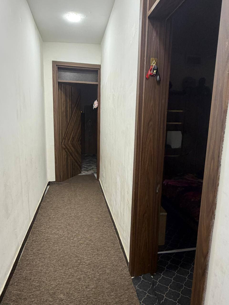 دار للبيع هور رجب الشارع المقابل افران الزيتون 
المساحه 165 واجه6 نزال 27.5 الطابق الارضي يحتوي  صاله ضيوف صاله معيشه  مطبخ حمام 2 غرف نوم
 الطابق الثاني غرفه نوم حمام حولي 2 سطح ناصي سطح عالي *********** التواصل واتساب
