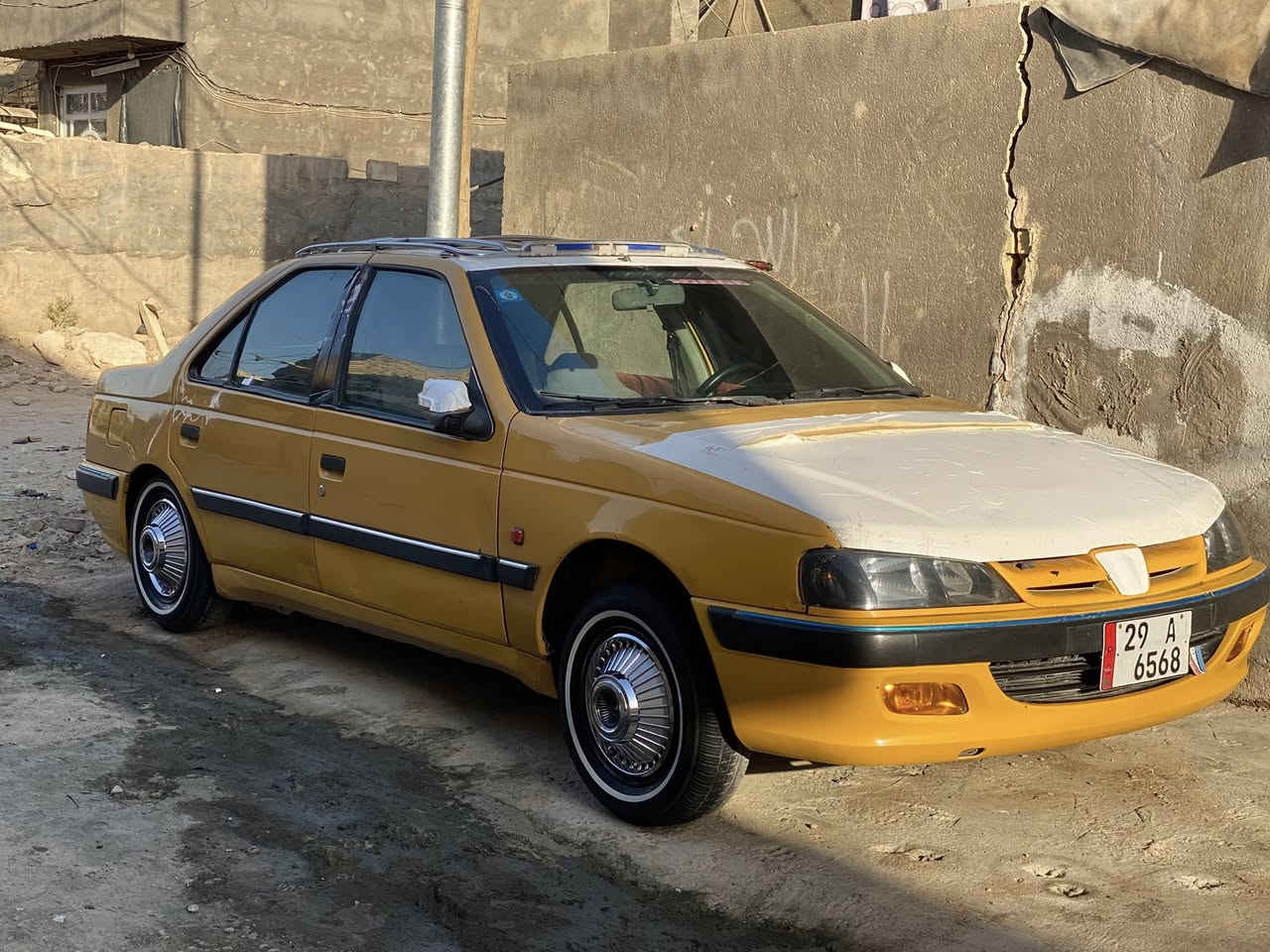 سلام عليكم 
بيجو 405 محدثه بارص موديل 2011 
سياره حلوه ونضيفه حداديه امامي وخلفي 100 
تخم تايرات مكينه كير نضيفات وخير من الله 
لا تنقيس ولا تبخير رقمها واسط نكليزي مشروع وطني 
مكاني بابل حله السعر 35 وبيها مجال ***********
