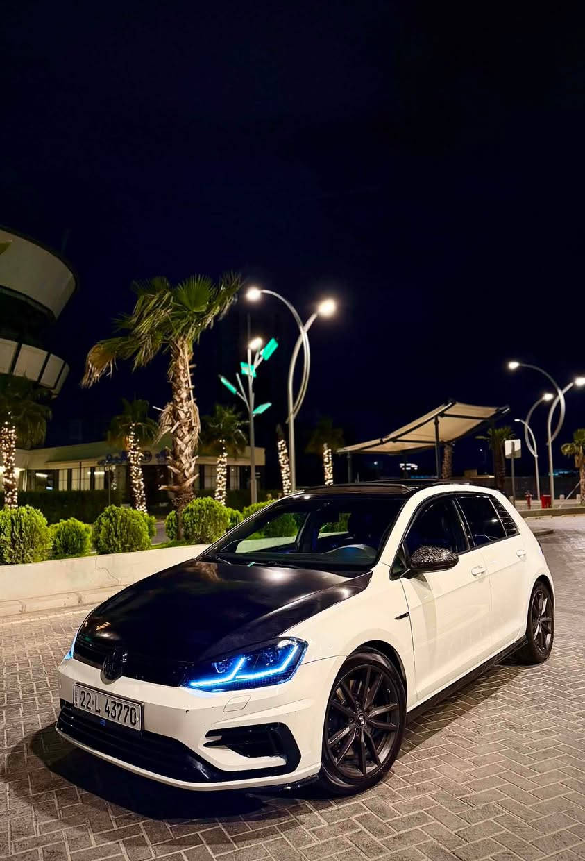 Golf 2017   (***********) 
فول فول مواصفات ١/١  
بانوراما / رادار / كشنات جلد / كشنات تدفئة + تبريد / بصمة /
كامرة بلادي / لايتات لد بگ لايت لد / شاشة دجتال / بعدد هواي مواصفات مايتذكر ......

سيارة عليهة مصرف خيالي  
بگ لایت (٣٥٠)$ 
لایت امامی (٣٠٠)$
سگف روز رایس (٤٠٠)$
لید بواب (٢٠٠)$
شاشە دجتال (٥٥٠)$
بدی کت R (600)$
ویالە مال R (460)
سستم صوت صالنصة (٥٠٠)$
بعد هواي غراظ بل محرك ماتذكرهن .......
 بيها قطعتين صبغ اوباك بس بردة 
 صور سونار موجود ..... 
 سيارة جاهزة بدون نقص الحمد اللة ✅
محرك گير كهربائي شرط ✅ محرك ١.٨ مرغوب 
 مكان سليمانية ✅
سعر سيارة (128$) قفل 
*********** السليمانية, العراق

