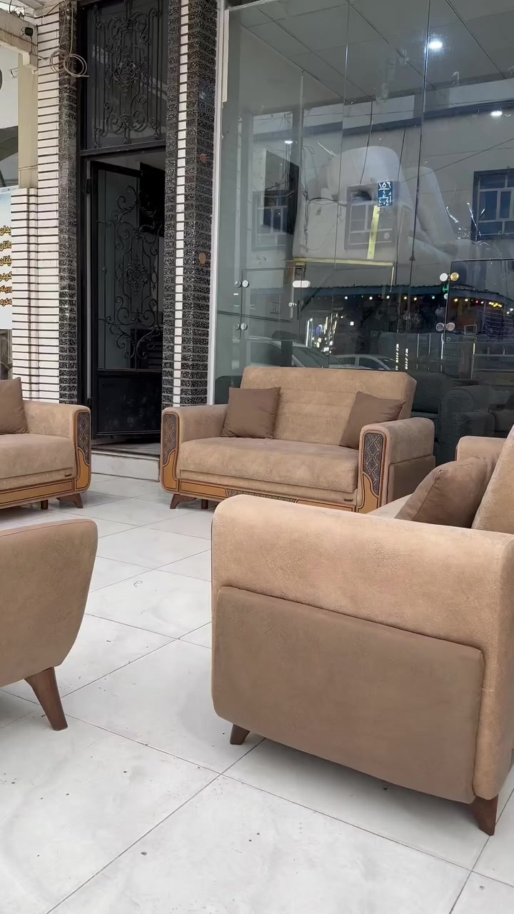 تخم تركي ماركهZenetta   مستخدم يام قليلة نضافه 100/100 متكون من 10مقاعد بنضام السرير ومخزن ع كل قطع التخم  مخزن مامستخدم  بمقعد طبي سوفت امريكي فول بوليستر هيكل جدا ثقيل هيكل الداخلي بل كامل حديد بقماش الشامو  معركه وتر بروف ضد السوائل  والماركه موجود بكل قطع التخم عنوانه اربيل زانكو 99 قرب مطعم كص سنگر يوجد توصيل ل بغداد ولباقي المحافظات الأخرى *********** واتساب فقط (علي )
