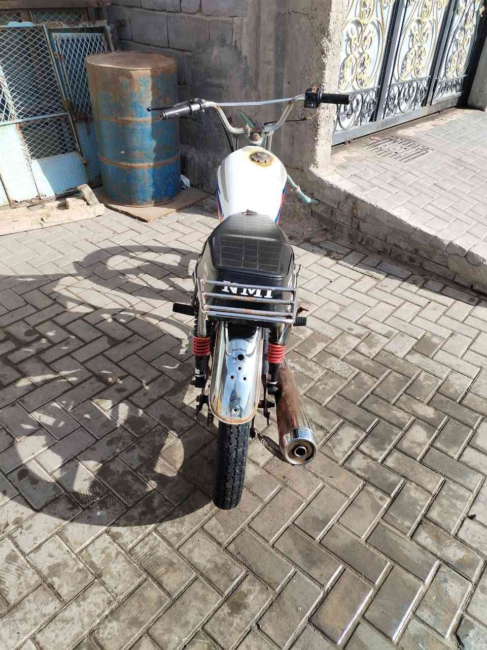 سلام عليكم دراجه للبيع ضايعه اوراقه مكفوله من البوكه الدراجه دكت هندر العنوان البصره دور الشرطه قرب محطة الكندي مقابل الجملونات شارع الغائد شراي يخابر ويدلل (***********)
