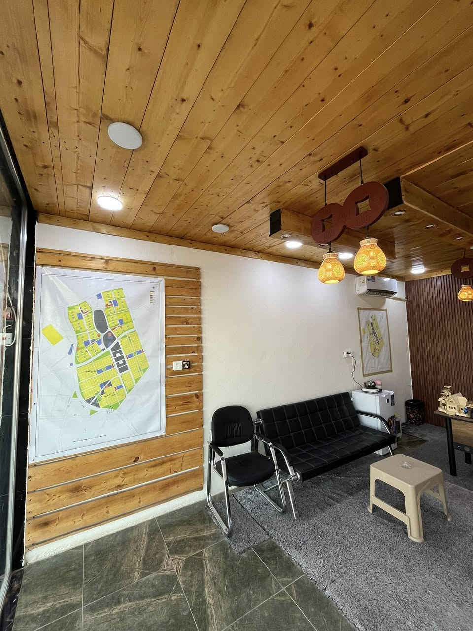 مكتب أثير الراوي للعقارات 
بيع وشراء الدور والأراضي السكنية والمحلات 
عقود ايجار وبيع وشراء 
اثير الراوي ***********📞
📍عنوان المكتب العبيدي مقابيل باب المستشفى
