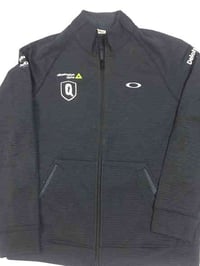 جاكيت اوكلي اصلي  ماركه امركيه  قياس M سعر 15 العنوان بغداد الجديده  ل...