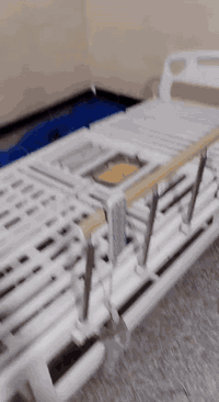 سرير طبي كهربائي بالكامل مقعد صحيه كهربائي دوشك تقرحات سرير مستخدم قيل مو صيني ريموند شغال اصلي سعر ٨٠٠ ***********
