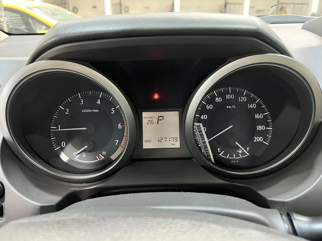 اسلام عليكم للبيع ابرادو 2014 شركه ساز بيها نص باب خلفي صبغ  او سونرها مرفوق بصور السياره ماشيه 126000الف كيلو السياره مقاعد جلد كهرباء اسلايت  بصمه  سته سلندر  رقم بغداد بسمي تحويل ثاني يوم.  العنون بغداد شارع فلسطين. السعر المطلوب 290 او بيها مجال بسيط الاستفسار على  الرقم. ***********
