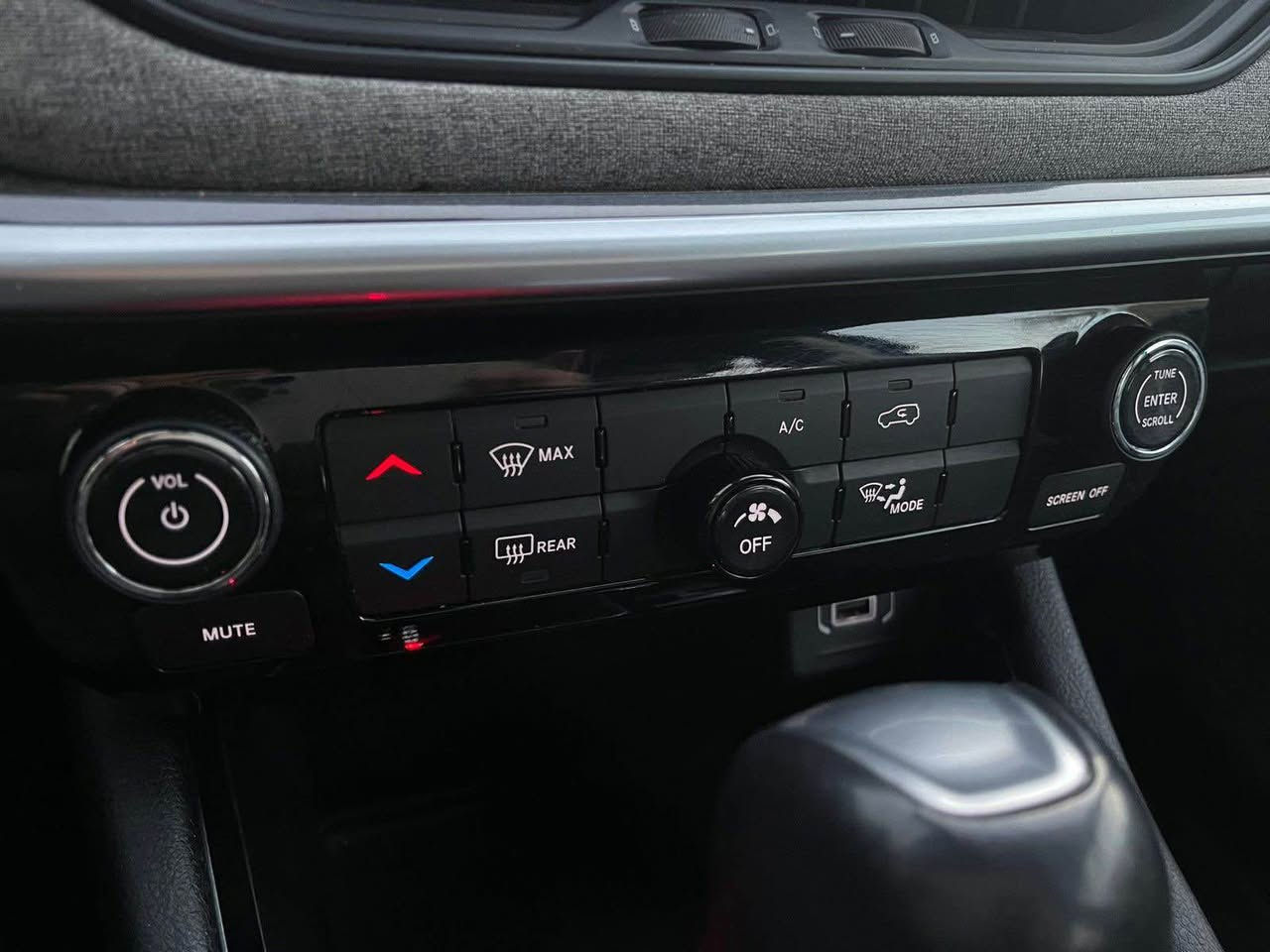 ﷽
جـیب کۆمباس 
٢٠٢٢
٢٠ مەیل ڕۆشتوە 
باس بۆنیتی بۆیاخە 
نیو مواسافەت 
٢٥٠ مەسرەفی نیە جایزو ڕیکوپیکە 
١٦٠ گەلە مەمەلە کام 
٠٧٧١ ٨٨٥ ٠٢٠٢ السليمانية, العراق
