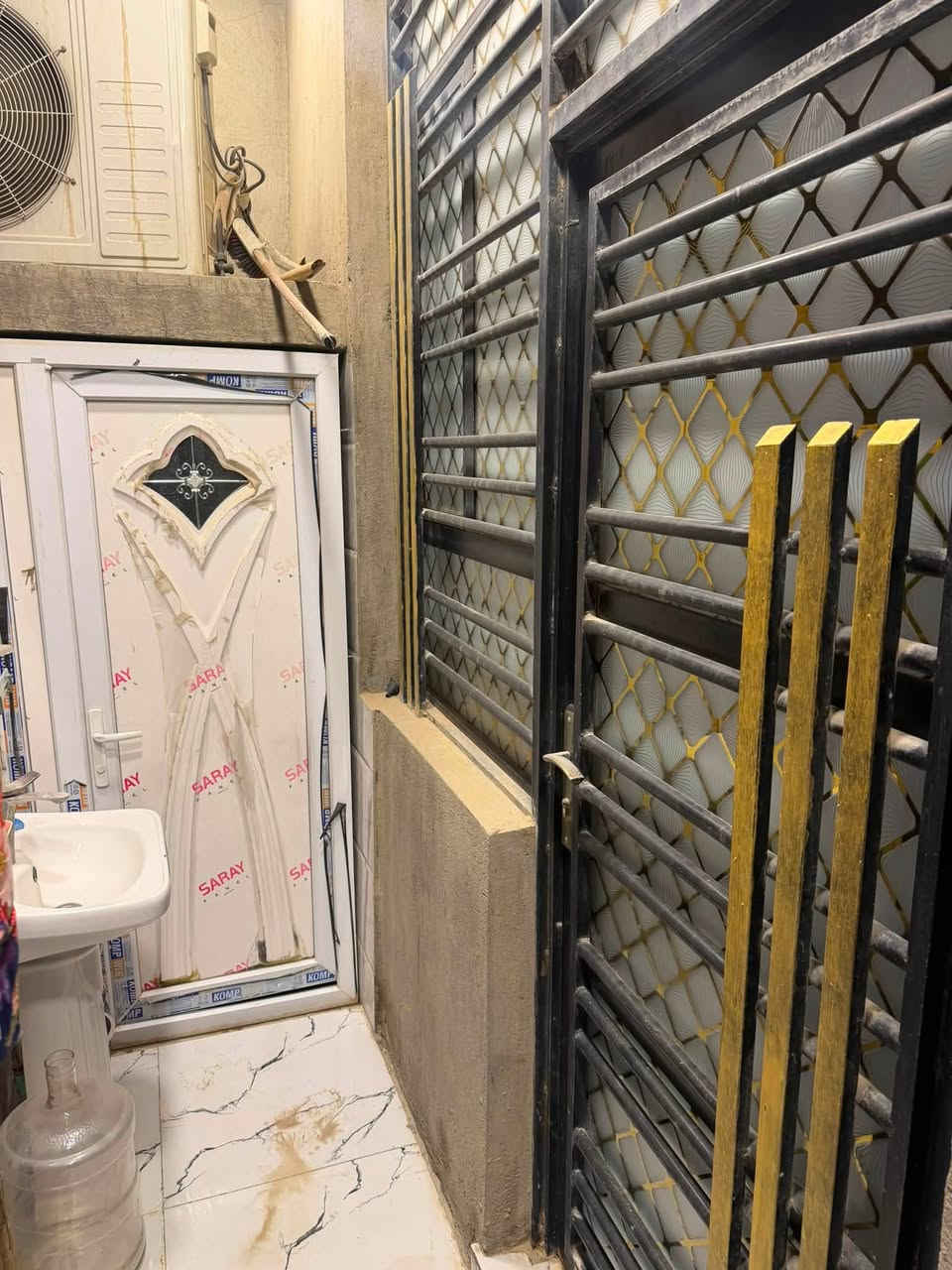 سلام عليكم بيت زراعي سند ٢٥ قاطين  مساحه ٩٠ متر بنيان جديد ٣ غرف نوم  كبار لتواصل *********** المكان بغداد الدوره حي اسيا قرب كلية الهادي
