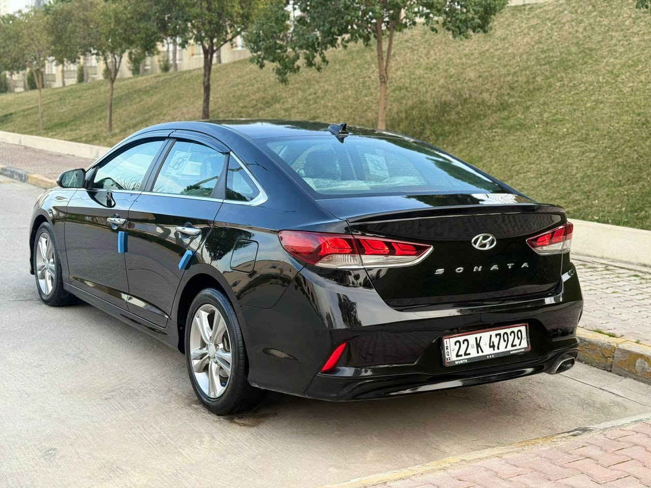 hyundai  sonata 2018

هۆندای سۆناتا مۆدێل  ٢٠١٨ 

فوول فول مواسەفات بەس سڵاید نییە 

مواسەفات : 
ناو سپی 
بەسمە 
درگا بەسمە 
برێک بەسمە 
ڕادار 
ڕاداری خەتی جادە 
ڕاداری ئاوێنە ناوچەی کوێر 
سوکان ڤۆلیۆم 
تەحدید سورعە 
شاشە گەورە 
ئەپڵ کار پلەی 
کامێرا 
حاسە 
کوشن کارەبا 
کوشن هیتەر 
ئۆتۆ هۆڵد 
٣ مۆدی لێ خوڕین ( ئیکۆ - نۆرماڵ - سپۆرت ) 
لایت لید و زینۆن و ئۆتۆ 

زۆر مواسەفاتی تر 

سەنەوی و ڕەقەی تازەیە تا ٢٠٣١ 
بە ناوی خۆمانەوەیە تەحویل و وەکالەت بە شەرت 
سەیارەکە زۆر تازەیە تەنها ١١٥ هەزار ڕۆشتووە 
مەکینەی نەکراوەتەوە بە شەرت 
مەکینە ٢.٤ دوش GDI مەرغوب 
بەس بۆنیدی بۆیاخە بێ ناوگرتن بە شەرت 
شانسی و بەتانە و سەرە دەبڵ بە شەرت 

نرخ : 135$ و معامەلەیەکی برایانە 

📞 0772 531 4474 
==============================

hyundai  sonata  2018  

هونداي سوناتا   
موديل ٢٠١٨
ماشي ١١٥
سنوي رقم هزة جديدة  ٢٠٣١
سيارة بي اسمي  بشرت تحويل وكالة نفس اليوم
سيارة بس بونت صبغ بدون دواخل 
محرك ٢٤
گير محرك بشرت  مامفتوح

فول مواصفات ما عدا فتحة
بةسمة 
رادار امامي
مرايات رادار 
خت شارع
كشن كهربا
كشن تدفية
تحكمات ستيرن
شاشة 
كاميرا
كار پلي
اوتو هولد 
سايد بريك بسمة
لايد ليد + زينون
بعد هواية مواصفات

مكان سيارة داخل سليمانية

📞 0772 531 4474 السليمانية, العراق
