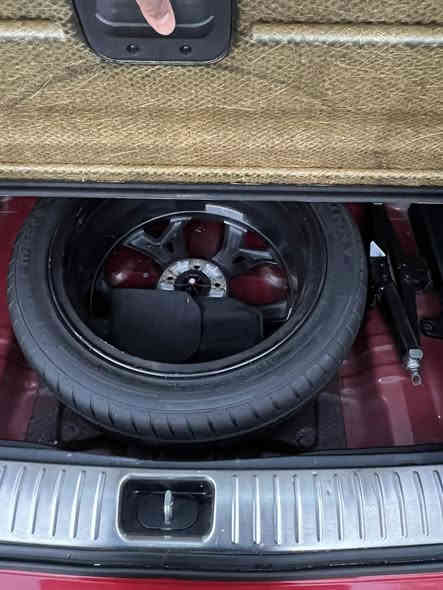 السلام عليكم
كيا سبورتج خليجي فول-مواصفات الجيتي لاين موديل2020 بوضع الشركة الوكالة

رقم بغداد فول مواصفات ١/١ معروفة 

محرك ٢٠٠٠ دوش 

رقم بغداد تحويل ثاني يوم

السياره (بسمي)

مكفولة عام من الصبغ والتبديل والبارد

بانوراما.بصمة دخول وتشغيل.سايد بريك بصمة.مانع منحدرات.شاشة كبيرة.اريل نفكيشن.شاحن واير ليس ..اوتو هولد.جنطة كهرباء.كشنات جلد بلادي و كهرباء.داخل لونين حمصي واسود.حساس امامي وخلفي.خمسه ويل كب .قطعتين تبريد بيانو.كامرة خلفيه.تحكم ستيرن. تشغيل عن بعد

شاشه قرائه الاعطال 3 انضمة قيادة  

سيارة جاهزة من كل النواحي 

 السعر(218) 

بغداد الغزالية

مشي السياره 45الف حقيقي 

***********

***********
